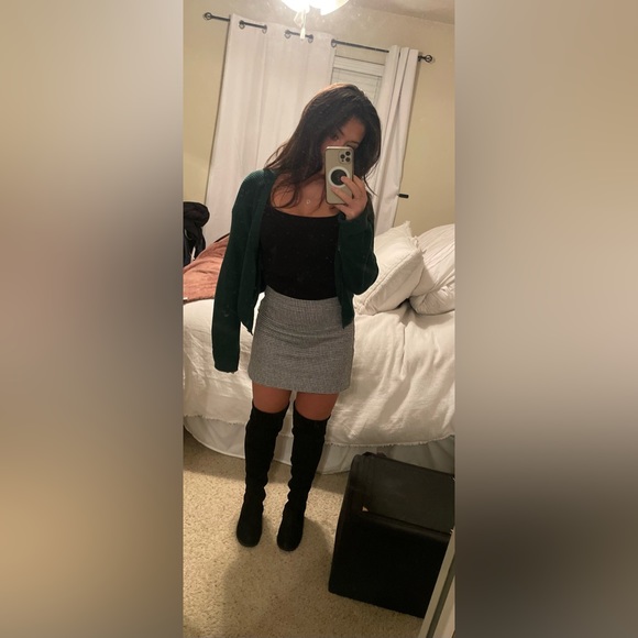 Meet your Posher, Alyxandra - Picture 2 of 3